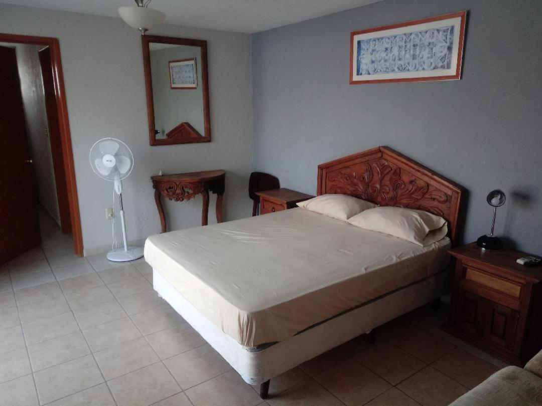 קוארנבאקאבה Casa Privada Para Descanso, Se Renta Para 8 Personas Completa Y Tambien Por Habitacion Con Bano Privado Para 2 O 4 Personas Compartiendo Areas Comunes מראה חיצוני תמונה